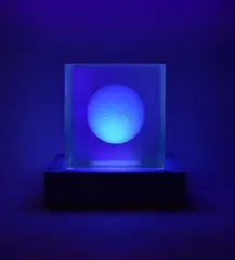 Chris Levine, Sphere 9, 2005, acrylic cube with dichroic glass, fluorescent UV dye, optic filter and aluminium