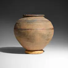 Nupe, Vessel, terracotta with pigment
