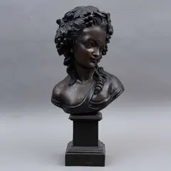 Busto de Bacante, FRANCIA, SIGLO XX, Bronce patinado en color marrón