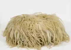 Atemobjekt B 24/08 by Günter Weseler, 1968, Mischtechnik (Holz, Fell, Schaumstoff und Elektrifizierung)., sold Sep 2018