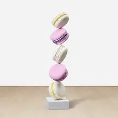 Roberto Bernardi, CLIMBERS II-05, 2022, resin pigments on marble base