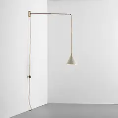 Angelo Ostuni, Rare wall lamp, model no. 124, circa 1950, Brass, painted aluminium