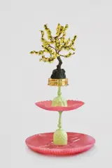 Charlotte Birnbaum, The Tree, 2021, glass, metal, plastic, twine and spray paint on ceramic