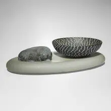 Granulare Bowl with Sleeping English Setter by Richard Marquis, 1994, cast and hand-blown glass, granulare technique, sold Jan 2026