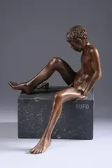 Wim van der Kant, Bufo, Bronze with a golden-brown patina - Height: 10 1/2 in