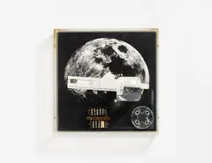 Adolf Luther, Auktion 422, Los 769, 1976, Technische Instrumente, vor Offsetdruck auf Holz kaschiert, in Plexiglaskastenrahmen mit aufgeklebter Linse