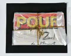 Pour Journal, Wrapped by Christo, 1977, Zeitschrift mit Schnur in transparente Kunststofffolie verpackt, montiert auf schwarzen Fotokarton, sold Oct 2018