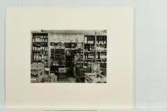Tata Ronkholz, Hubert Esser + Sohn Köln Lübeckerstr. Ecke Gereonswall, 1984, Gelatinesilberabzug