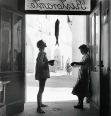 Regina Relang, "Heute gibt es einen besonders guten Fisch bei Guido im Ristorante Sul Mare", Gelatinesilberabzug