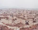 Edward Burtynsky, Oil Fields #13, Taft, California