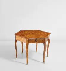 Rare occasional table by Gio Ponti, circa 1927, Curl walnut-veneered wood, brass, sold Jun 2021