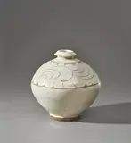 Shoji Hamada, Early vase with carved design