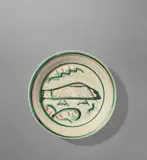 Kenkichi Tomimoto, Rare early dish, 1914, Raku fired with white glaze, painted with an overglaze enamel design of a fish