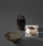 Shoji Hamada, Early pot with carved design