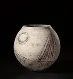 Hans Coper, Globular pot with linear design