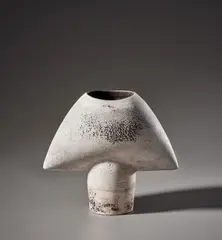 Hans Coper, Rare evolved 'Spade' form, circa 1970, Stoneware, layered porcelain slips and engobes over a textured and incised body
