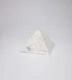 Jorge Eielson, Piramide