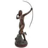 Diana cazadora by Juan Fernando Olaguíbel, 1942, Escultura en bronce a dos pátinas E.P. en base de madera, offered Dec 2022