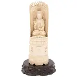 Buda, CHINA, PRINCIPIOS DE SIGLO XX, Talla en marfil esgrafiado y entintado con bases de madera tallada
