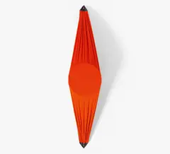 Martín Mele, Ohne Titel, 2010, Stoff über Holztisch
