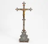 Deutscher Meister, Auktion 444, Los 1, Holz mit reichhaltigen Intarsien (Schildpatt). Maße: 63cm