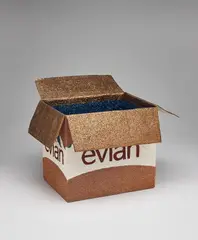 Rob Pruitt, Un carton d'Evian (open), 2002, glitter and enamel paint on cardboard box