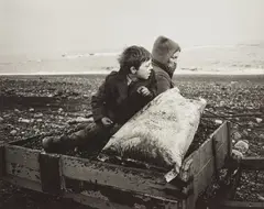 Chris Killip, Rocker and Rosie Going Home, Seacoal Beach, Lynemouth, Northumberland, 1984, Gelatin silver print, printed 2015