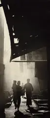 何藩 Fan Ho, Hurrying Home, 1956, Gelatin silver print