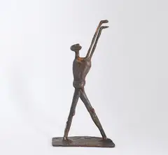 Bewegung mit dem erschaffenden Geist by Heinrich Kirchner, Bronze, braun patiniert auf Darstellungsmaß: 32cm, sold Jan 2021