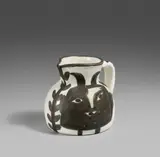 Square-headed pitcher by Pablo Picasso, 1953, Weißes Steingut, sold Jun 2020