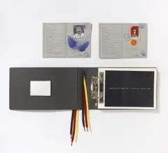 Victor Bonato, Datenbibel, 1984, Ringbuch mit Spiegel auf dem Innencover und Kopien von Personalausweisen