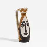 Face by Pablo Picasso, 1955, Weißes Steingut, partiell farbig gefasst und glasiert, sold Jun 2020