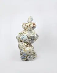 Yeesookyung, Translated Vase, 2010, ceramic trash, epoxy, 24 karat gold leaf