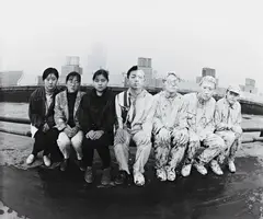 Li Wen, Cut in Half, 1996, black and white photograph