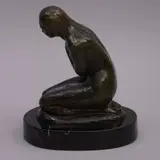 Firma Ilegible, Untitled, Escultura en bronce con pátina dorada