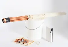 Eimer Wasser by Andreas Slominski, 1998, Multiple. Diverse Installationsmaterialien (Kunststoffeimer, Video, Wasserhahn, Kupferrohre), sold Jun 2021
