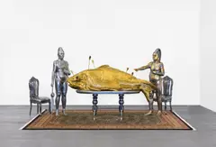Entang Wiharso, Feast Table Undeclared Perceptions, 2012, Mixed Media (Messing, Aluminium, Blattgold und Teppich)