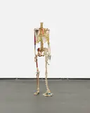 Jeanno Gaussi, Imaginary Friend #3, 2017, Holz, Baumwolle, Sythetik, Metall, Farbe