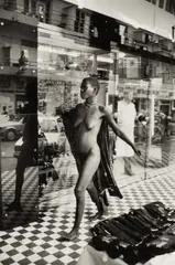 Ohne Titel (2-teilig). Aus: Les fous d'Abidjan by Dorris Haron Kasco, 2002, Jeweils: Gelatinesilberabzug, sold Jun 2021