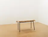 Ricarda Roggan, Tisch mit schwarzen Beinen, 2003, C-Print