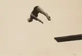 Anonym, Ohne Titel (Turmspringerin), Um 1930, Gelatinesilberabzug