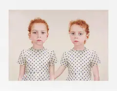 "Sasha &amp; Ruby" by Loretta Lux, 2005, C-Print auf Aluminium aufgezogen, sold Sep 2020