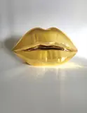 Niclas Castello, The Kiss, 2015, 24 carat gilded cast aluminium with reflective glossy coating