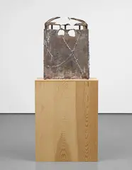 Mark Grotjahn, Untitled (Three Sided with X Out of Shell Standing Flat SF4.a), 2013, bronze, ceramic shell on wooden plinth