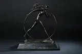 Anton Endstofer, The Hoop, Bronze - Height: 14 1/2 in