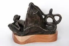 VÍCTOR CHA'CA by Lote Con Precio de Recuperación, Escultura en bronce con base de madera, offered Feb 2022