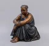 Firmado Segoviano, Dama sentada, Escultura en bronce patinado