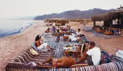 Barry Frydlender, Smoking, Sinai, 2004, Chromogenic print, mounted