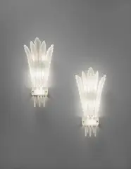 Napoleone Martinuzzi, Pair of 'a foglie' wall lights, model no. 465, circa 1938, Pulegoso coloured glass, brass, metal