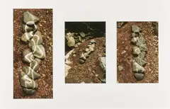 Andy Goldsworthy, River stones scratched white<br /> made in dried-up bed of Swindale Beck after a long hot summer <br />over cast<br /> began to rain steadily just as I finished, 1983, Vier C-Prints in Passepartout montiert